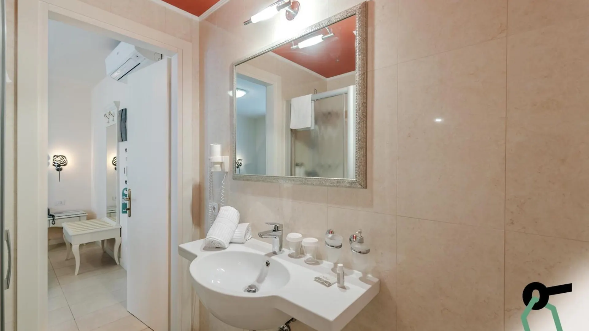 Hotiday Hotel Jesolo Spiaggia 4*, Lido di Jesolo
