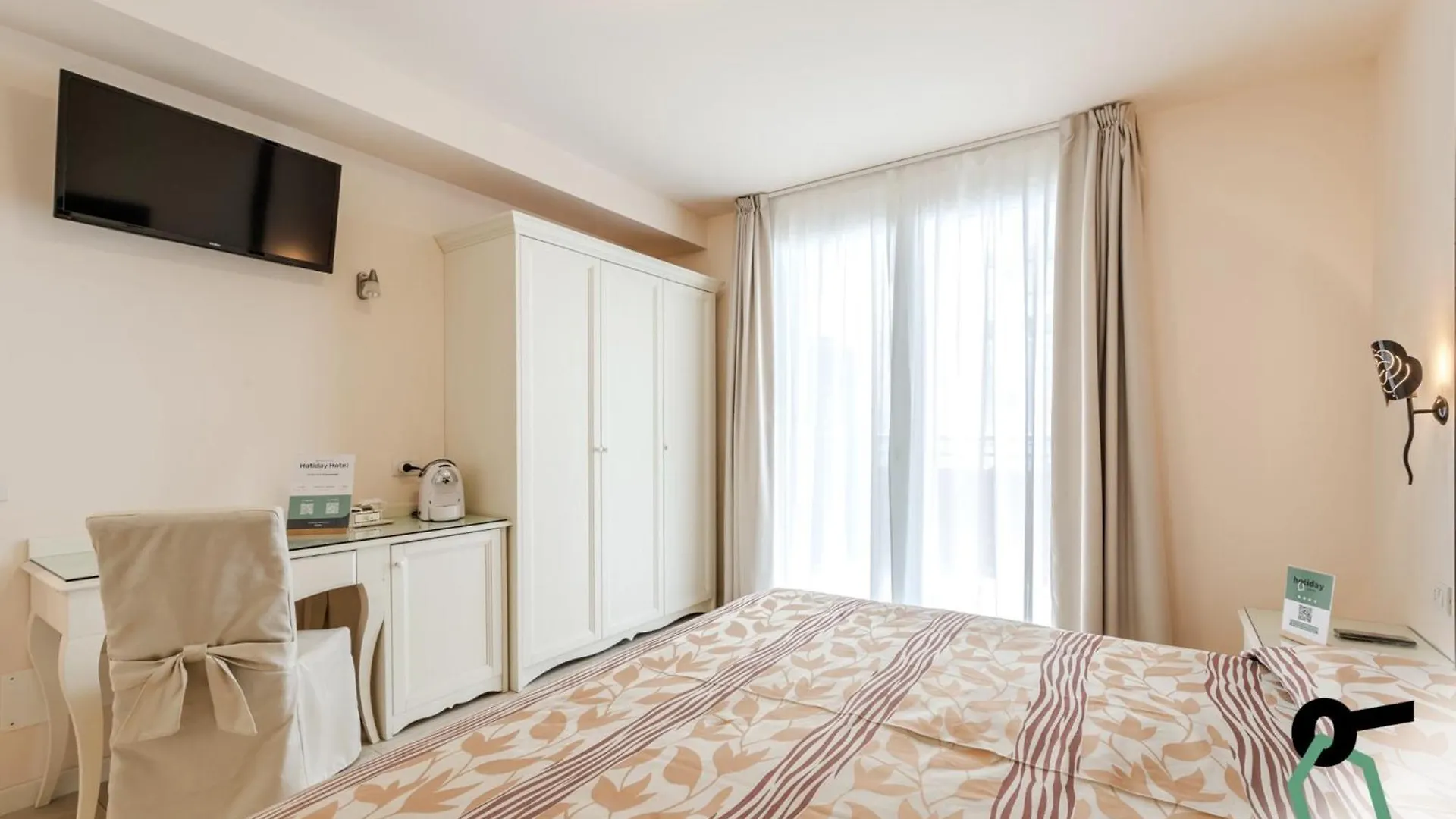 Hotiday Hotel Jesolo Spiaggia contacts